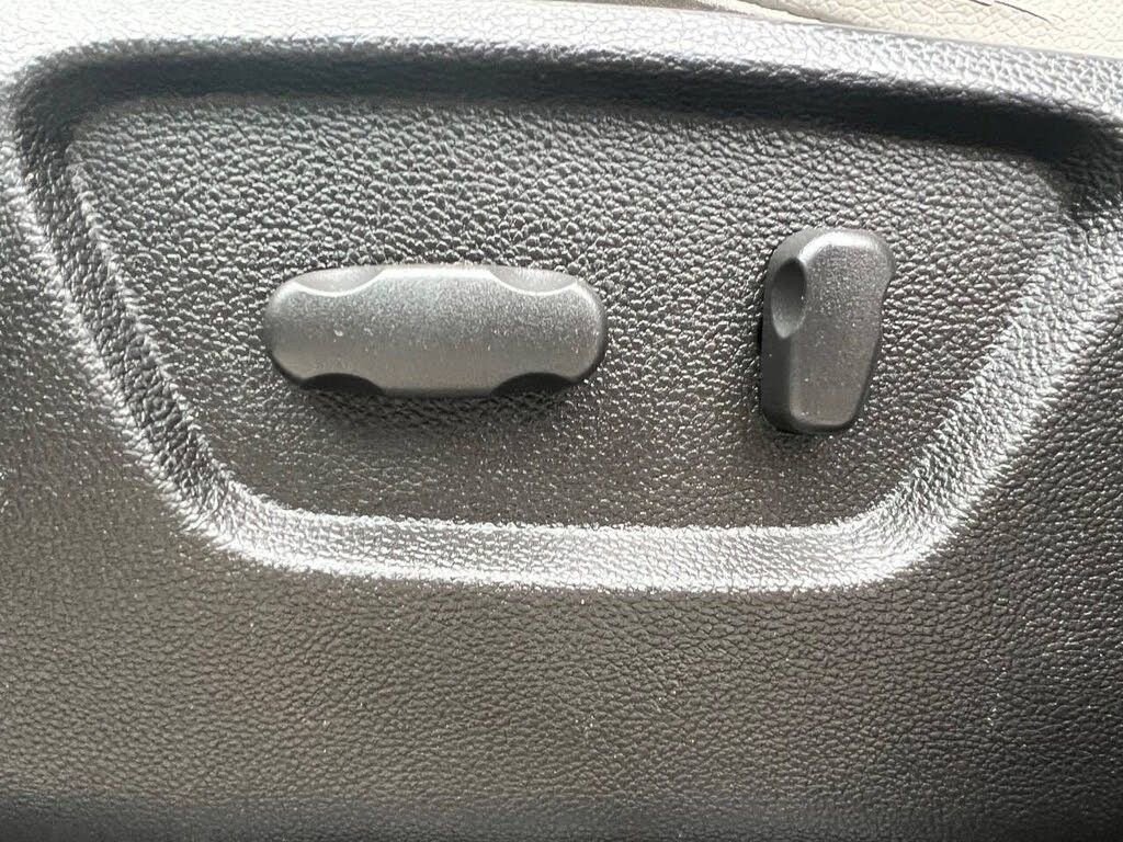 Used 2012 Chevrolet Captiva Sport LTZ image 12