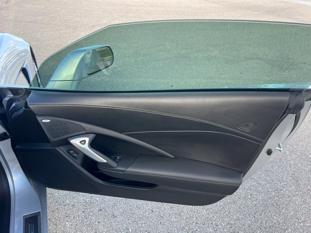 Used 2019 Chevrolet Corvette Stingray Coupe w/ Battery Protection Package RWD image 10