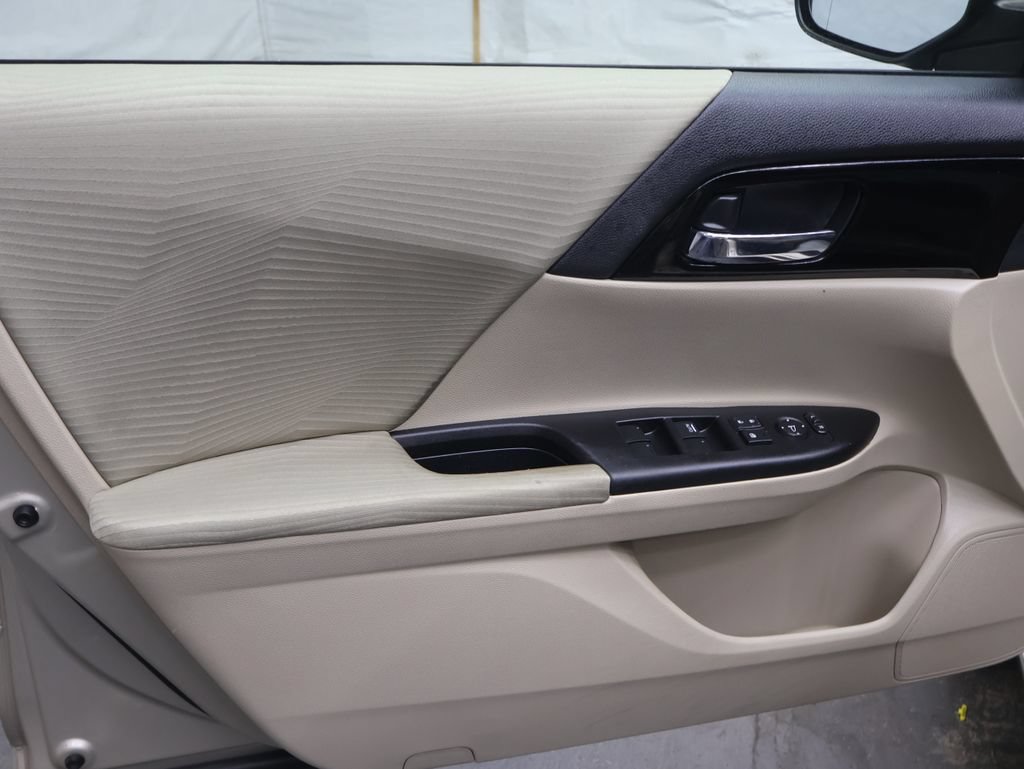 Used 2016 Honda Accord LX image 15