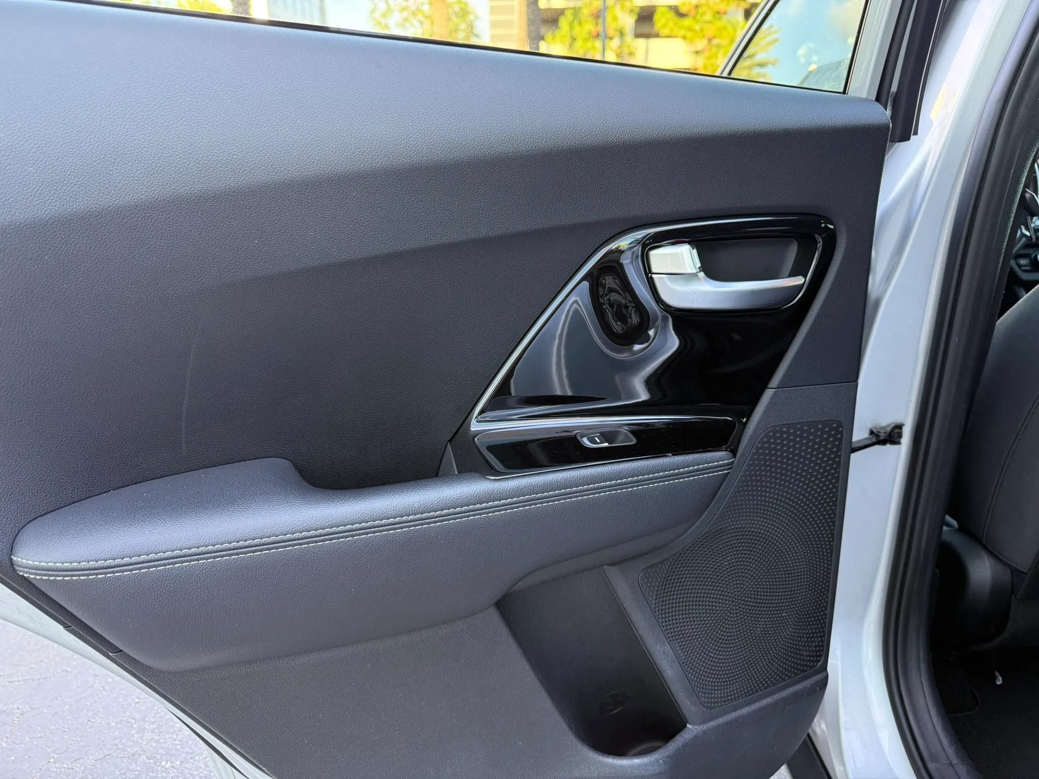 Used 2021 Kia Niro LXS FWD image 14