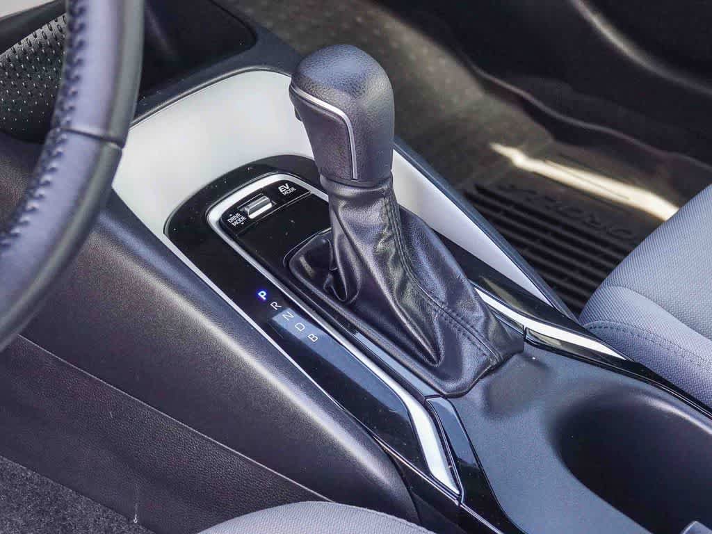 Used 2025 Toyota Corolla SE image 18
