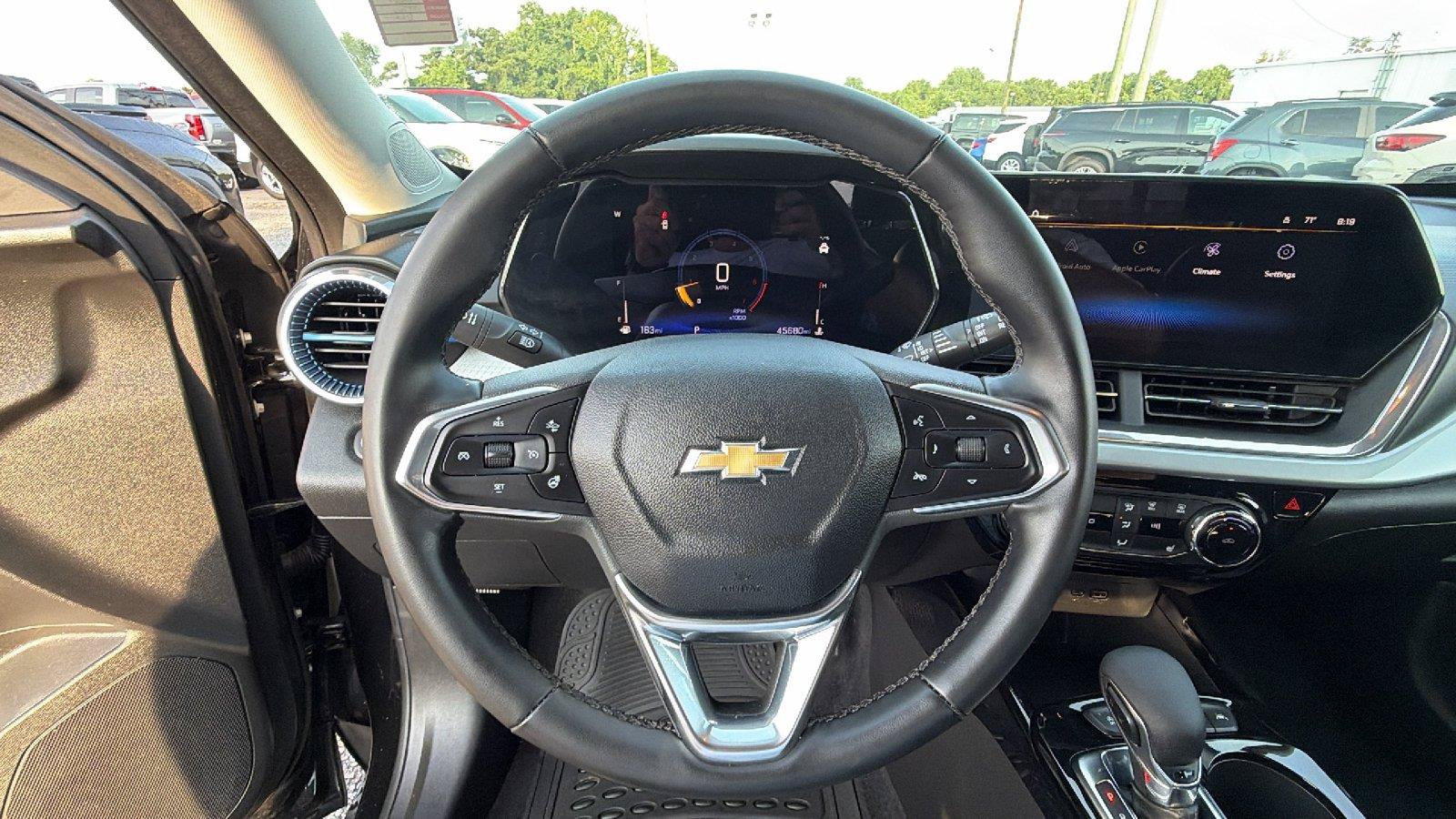 Used 2024 Chevrolet Trax LT w/ Driver Confidence Package FWD image 24