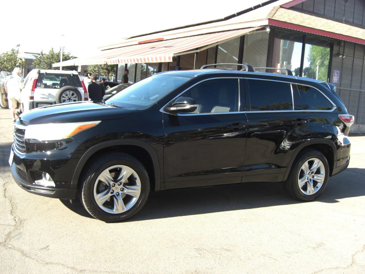 Used 2014 Toyota Highlander Limited FWD image 3