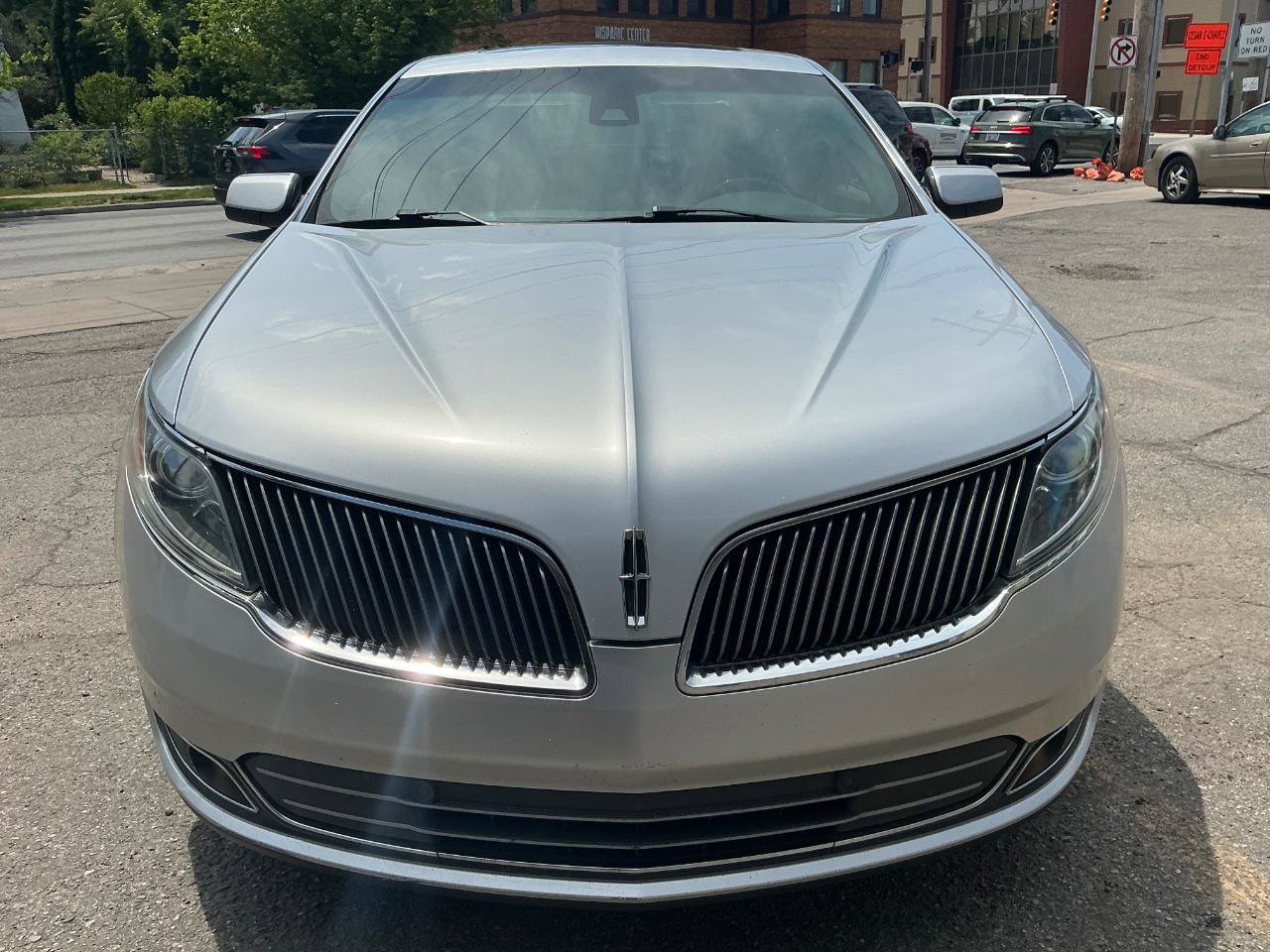 Used 2013 Lincoln MKS AWD image 8