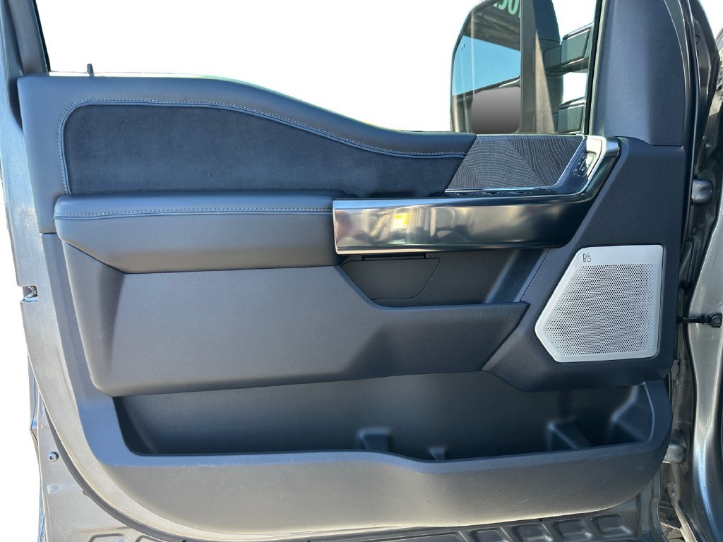 Used 2025 Ford F350 Platinum w/ Tremor Off-Road Package AWD/4WD image 25