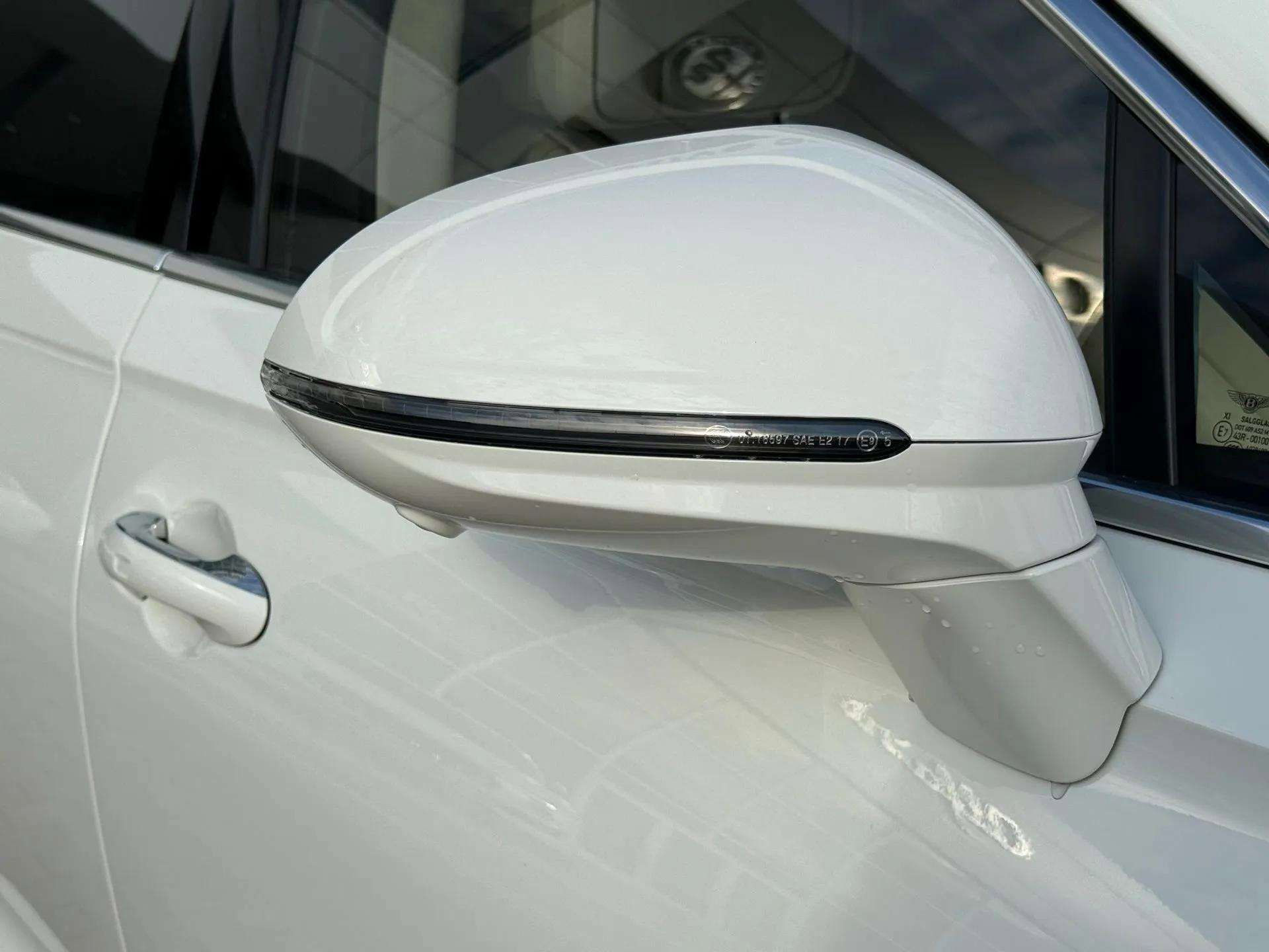 New 2026 Bentley Flying Spur Plug-In Hybrid image 19