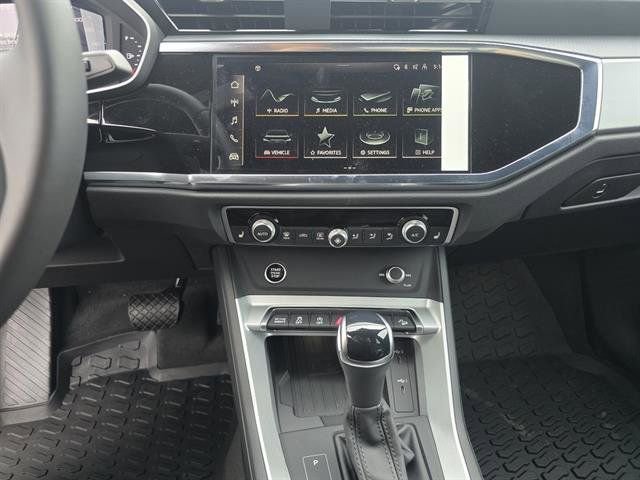 Used 2025 Audi Q3 2.0T Premium w/ Convenience Package image 8