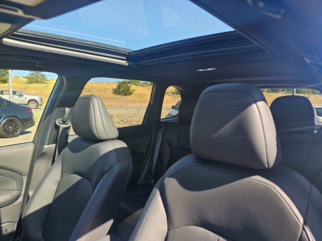 Used 2025 Subaru Forester Limited AWD/4WD image 17