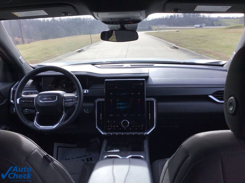 Used 2025 GMC Acadia Elevation image 21