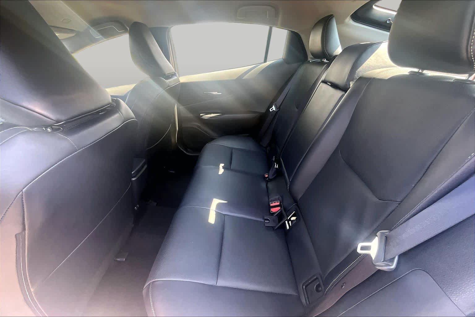Used 2024 Toyota Prius XLE FWD image 19