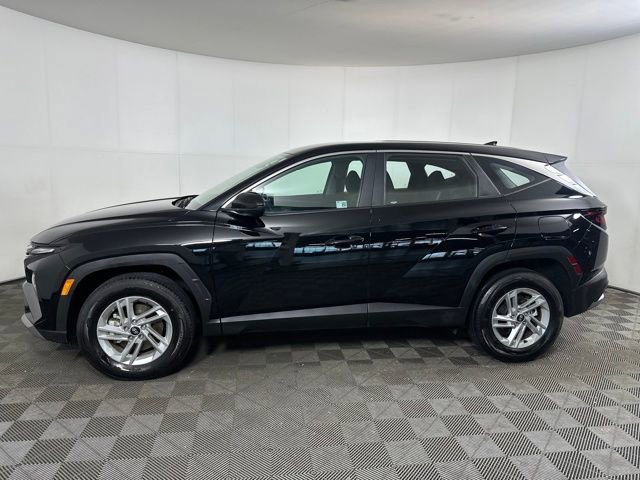 Certified 2025 Hyundai Tucson SE image 6