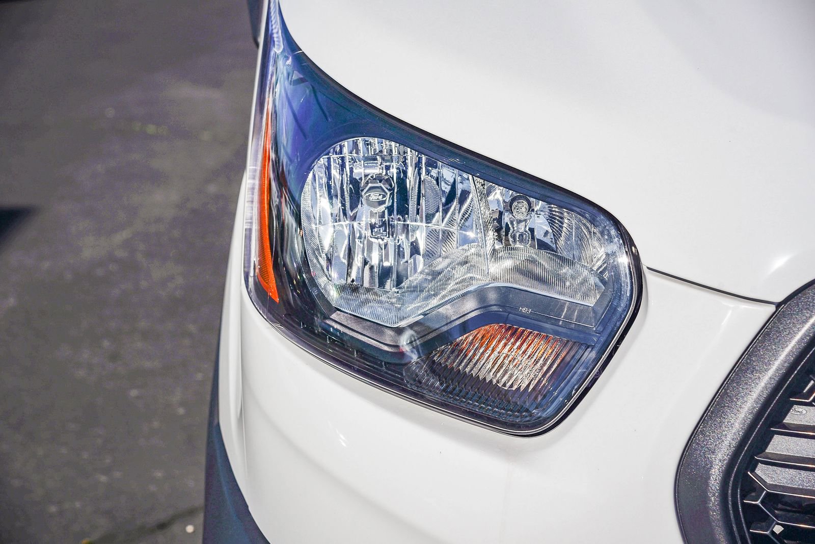 New 2026 Ford Transit 250 148 Medium Roof w/ Load Area Protection Package image 10