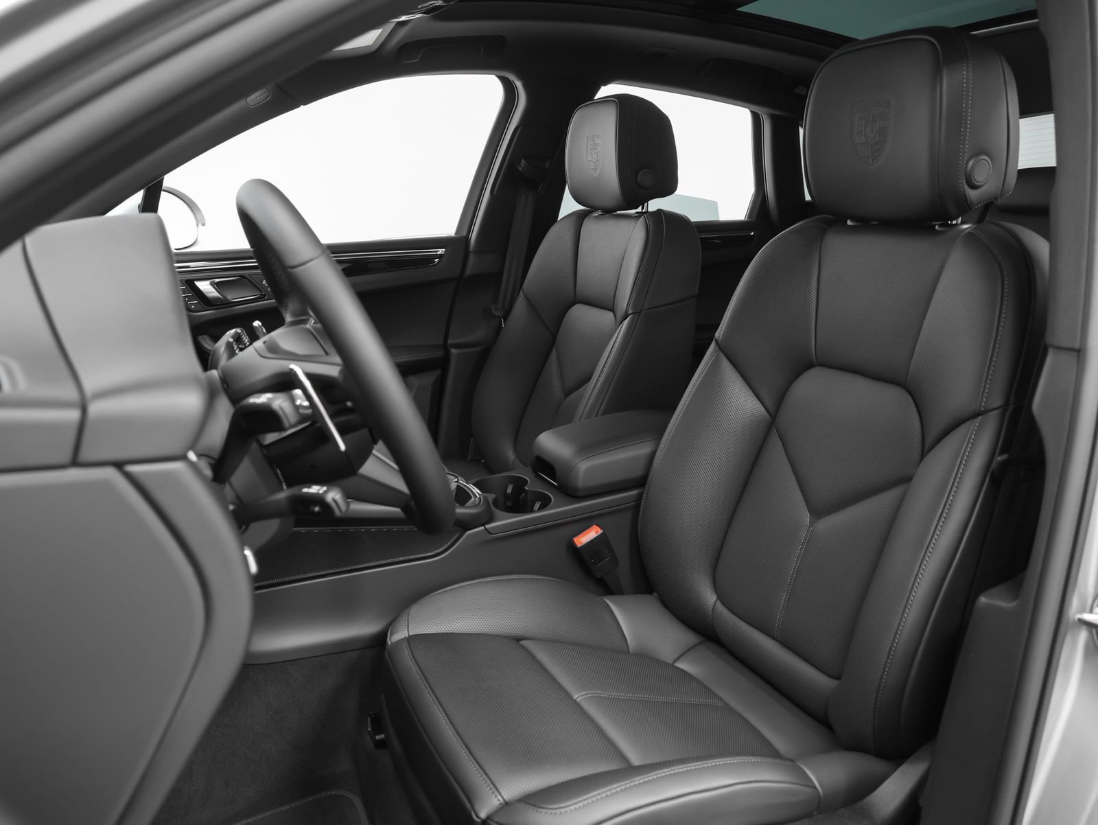 New 2026 Porsche Macan AWD/4WD image 5