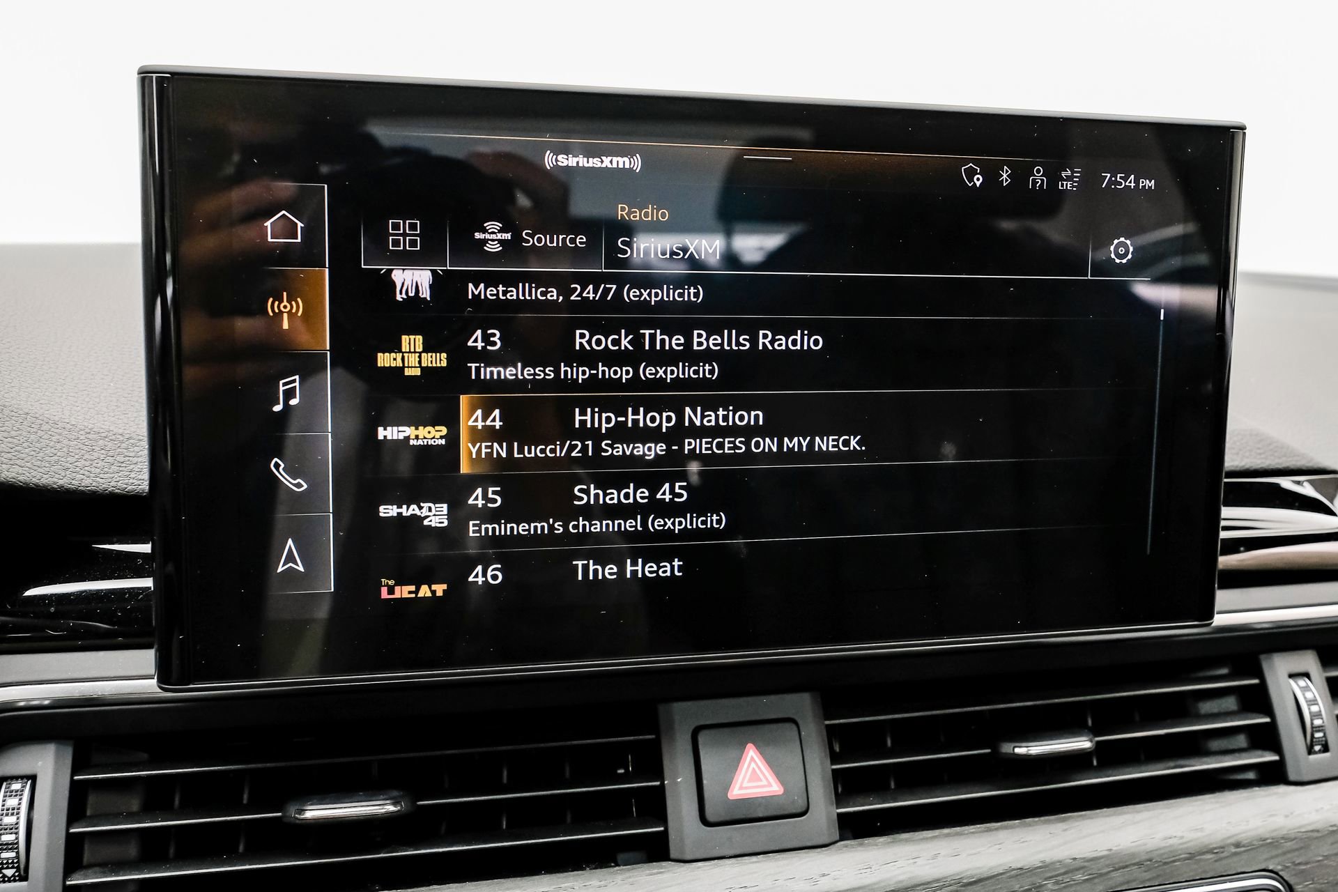 Used 2023 Audi A4 2.0T Premium w/ Convenience Package image 32