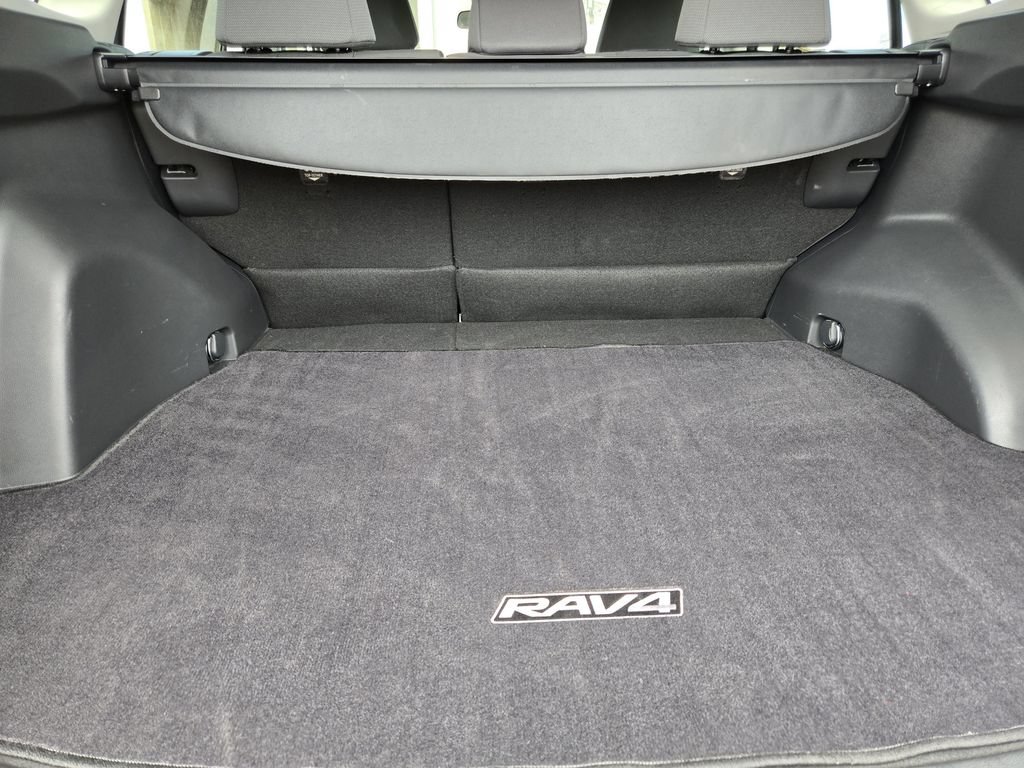 Used 2024 Toyota RAV4 XLE AWD/4WD image 27