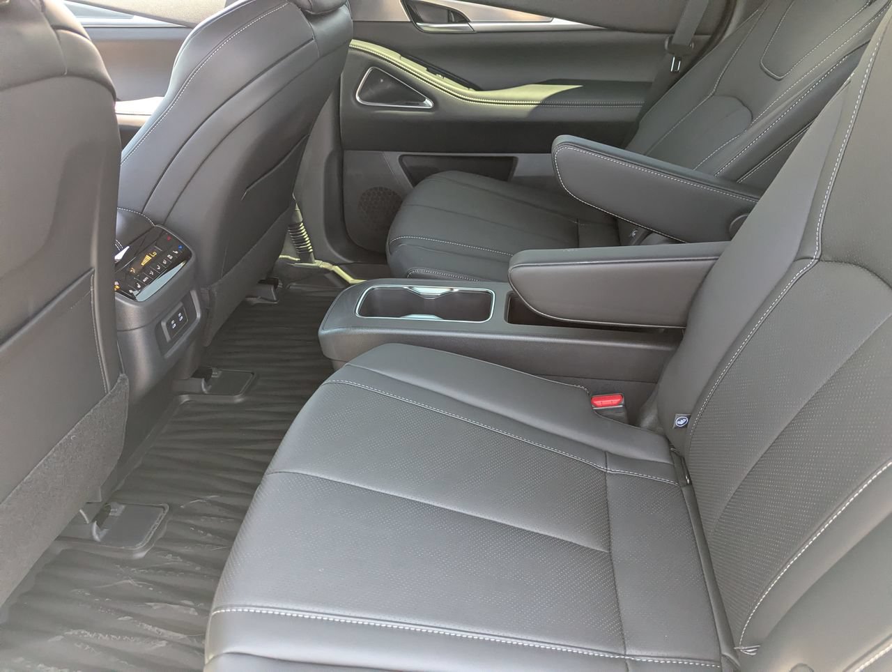 Certified 2027 INFINITI QX60 Sport w/ Dark Cargo Package AWD/4WD image 28
