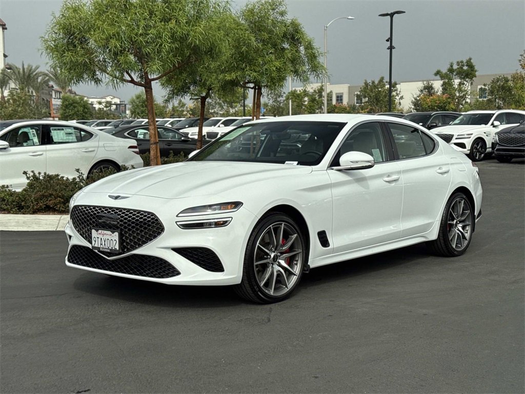 Used 2025 Genesis G70 2.5T image 8