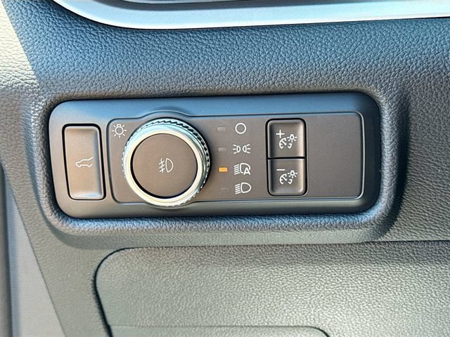 Used 2021 Ford Explorer XLT w/ Equipment Group 202A AWD/4WD image 13