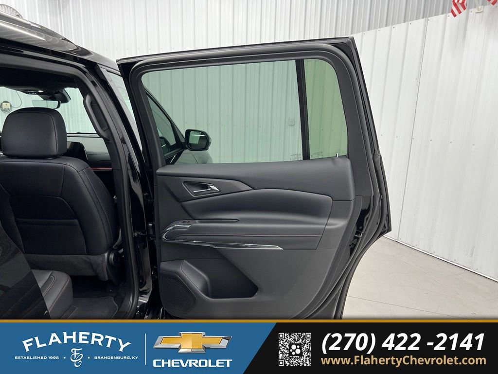 New 2026 Chevrolet Traverse Z71 w/ Driver Confidence Package AWD/4WD image 12