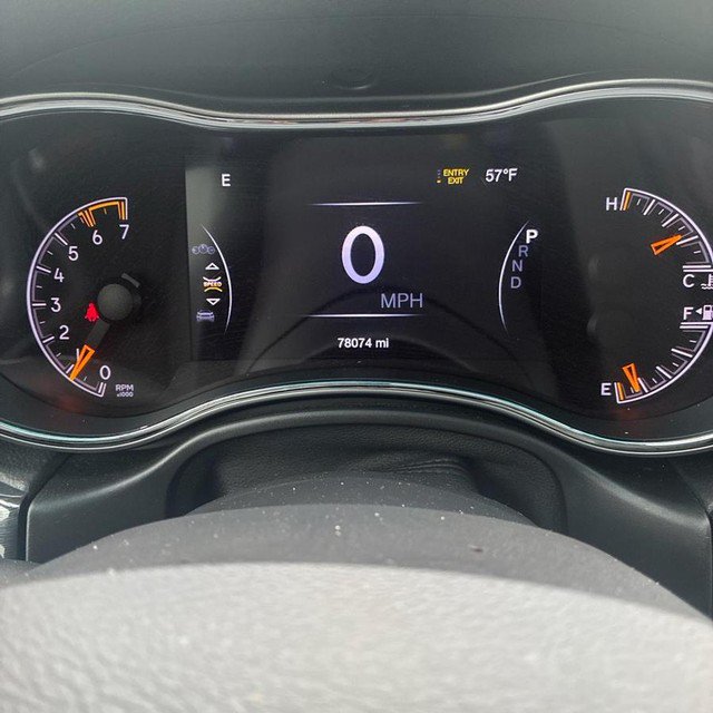 Used 2019 Jeep Grand Cherokee Trailhawk w/ Trailhawk Luxury Group AWD/4WD image 17