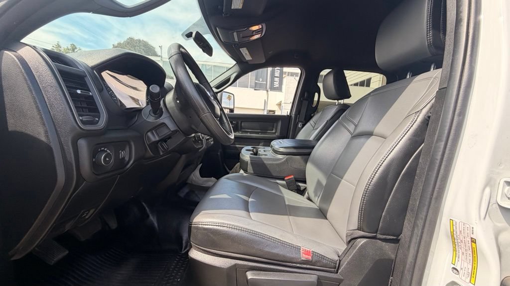 Used 2024 RAM 2500 Tradesman w/ Chrome Appearance Group AWD/4WD image 6