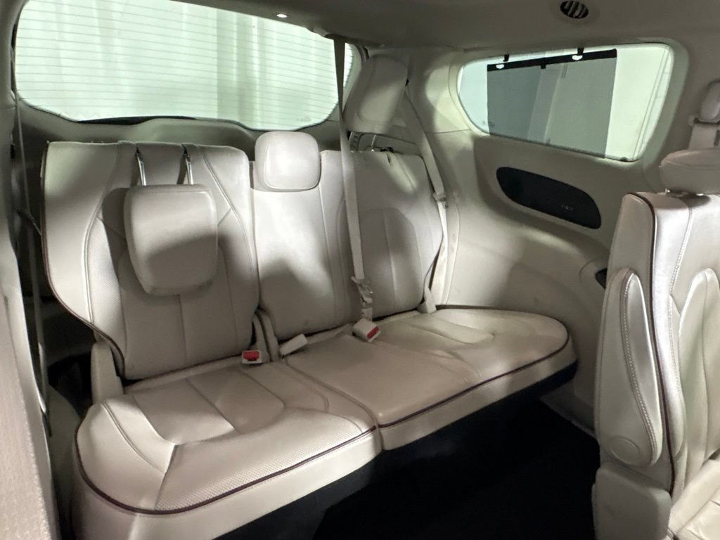 Used 2020 Chrysler Pacifica Limited FWD image 20