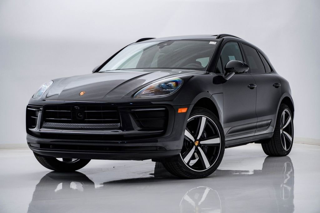 Certified 2025 Porsche Macan image 1