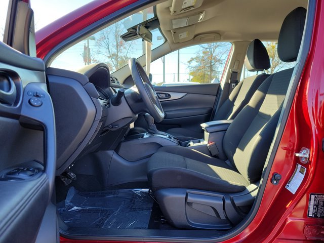 Used 2021 Nissan Rogue Sport S image 19