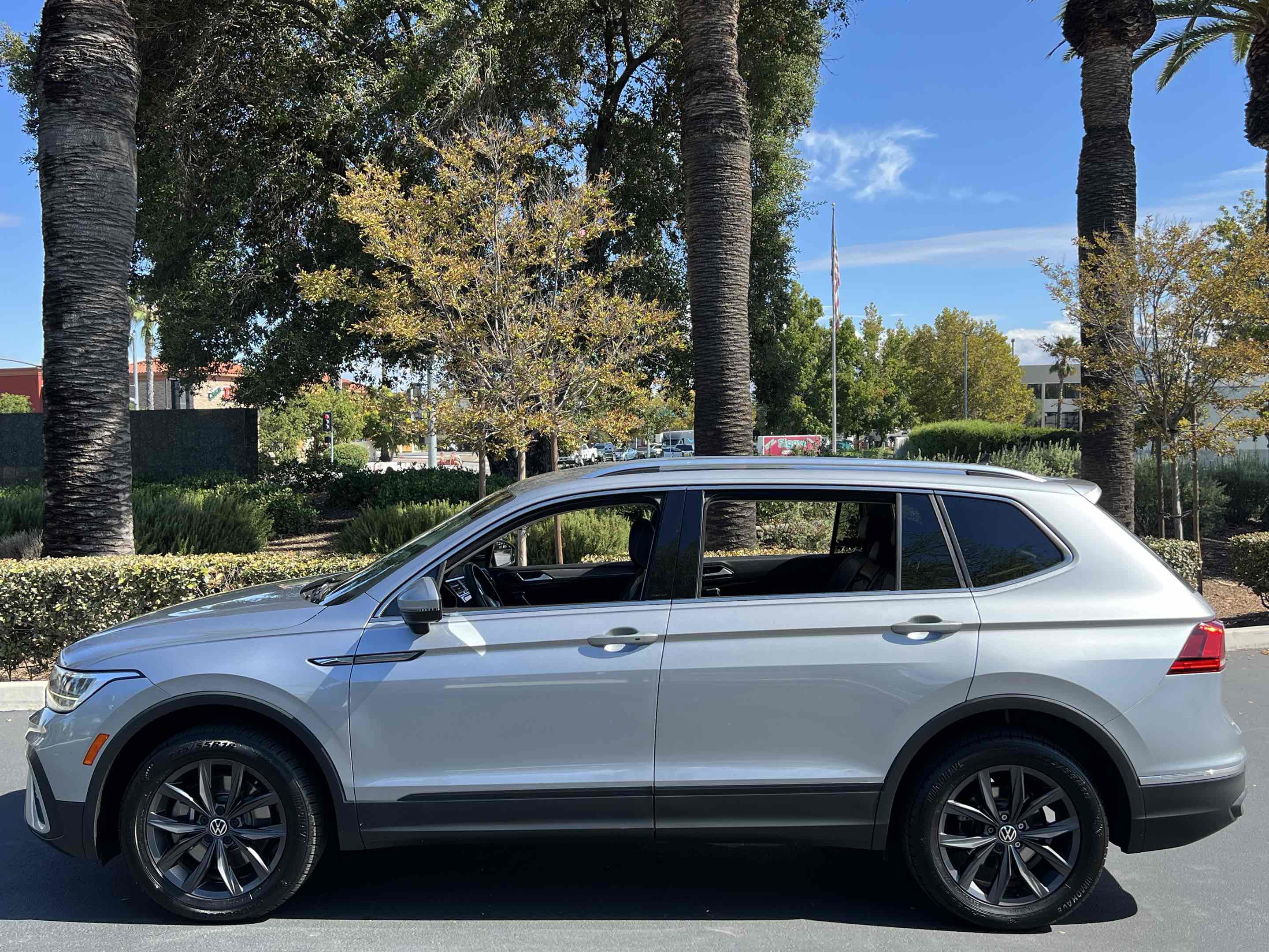 Used 2022 Volkswagen Tiguan SE image 20