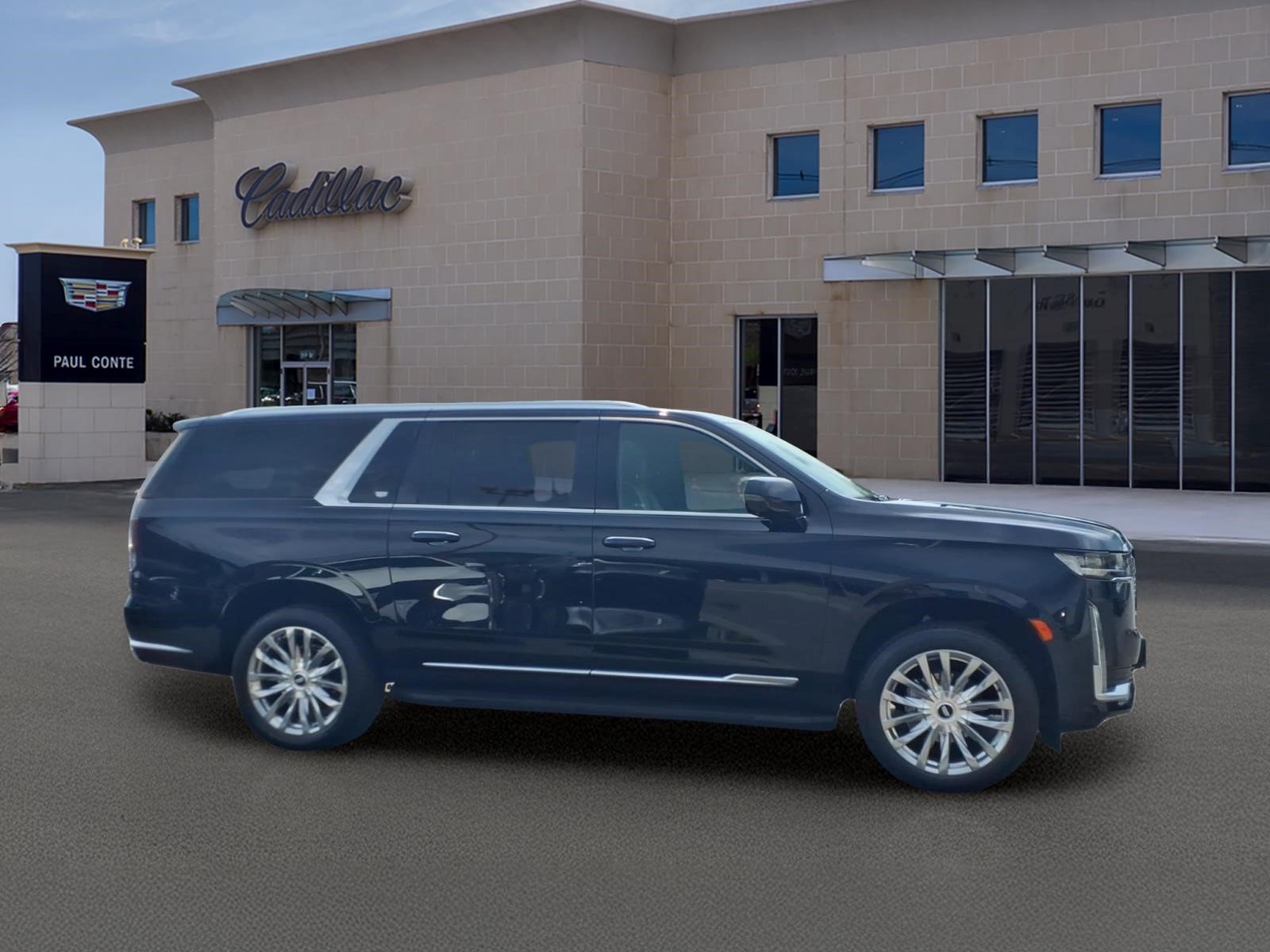 Used 2024 Cadillac Escalade ESV Premium Luxury AWD/4WD image 4