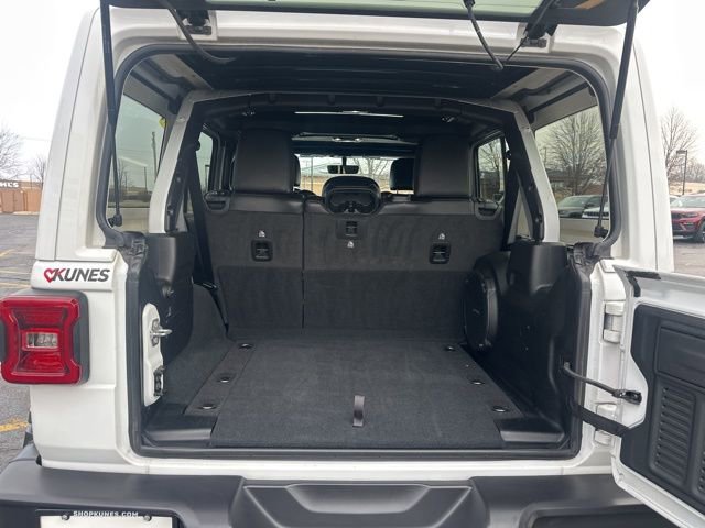 Used 2023 Jeep Wrangler Altitude image 14