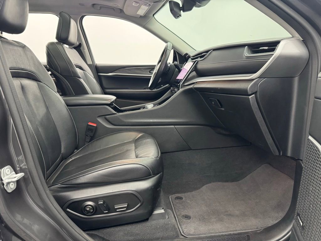 Used 2022 Jeep Grand Cherokee L Limited AWD/4WD image 38