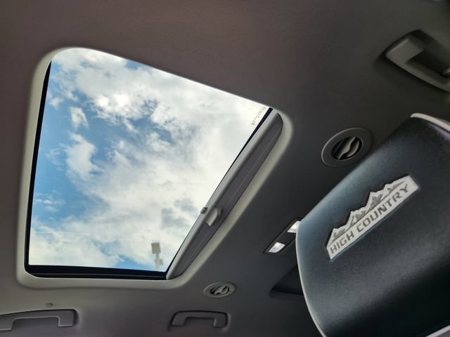Used 2021 Chevrolet Traverse High Country w/ LPO, Floor Liner Package AWD/4WD image 29