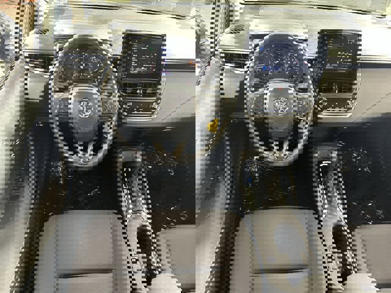 Used 2024 Toyota Corolla LE image 21