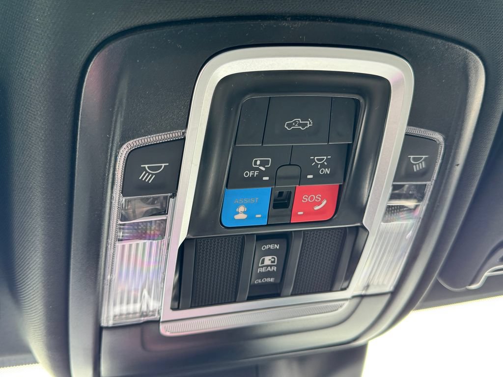 New 2026 RAM 2500 Laramie AWD/4WD image 22