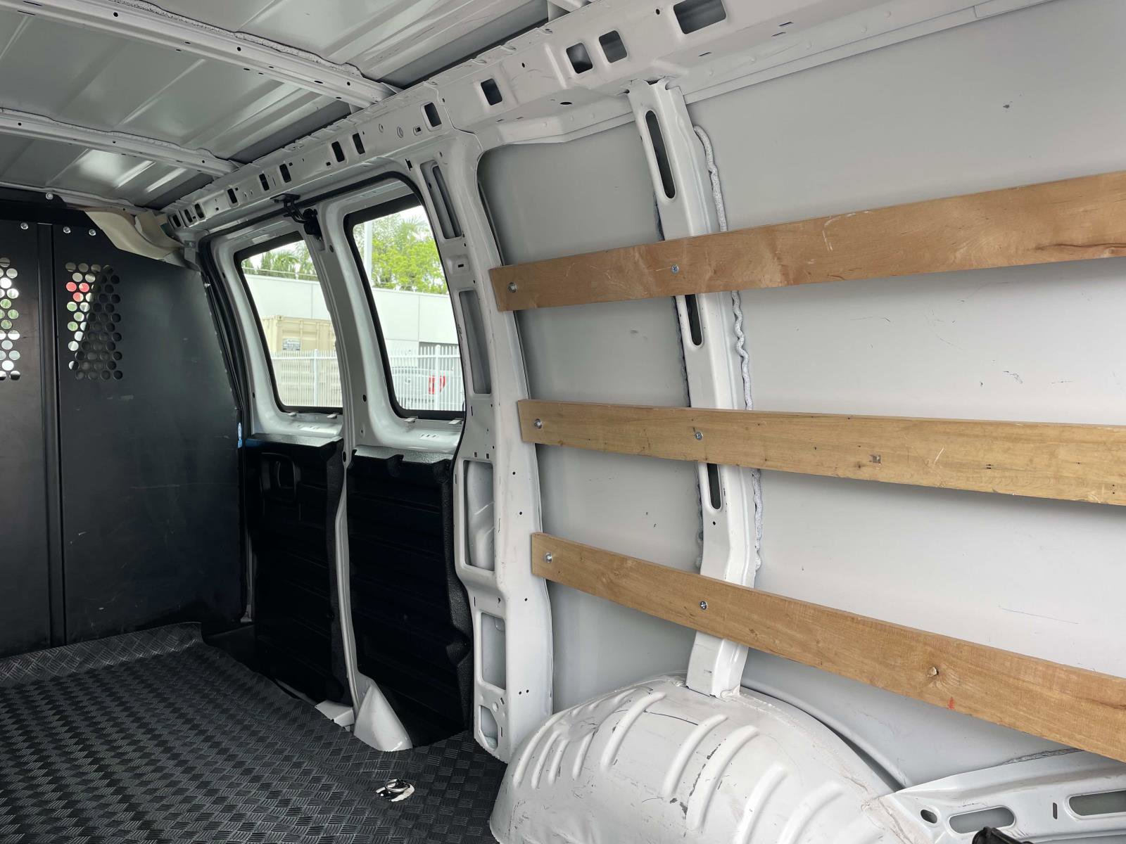 Used 2024 GMC Savana 2500 w/ Driver Convenience Package image 22