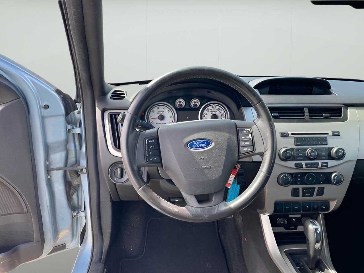 Used 2009 Ford Focus SEL FWD image 29