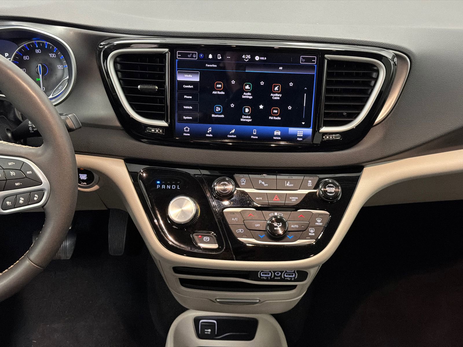 Used 2024 Chrysler Pacifica Touring-L image 21