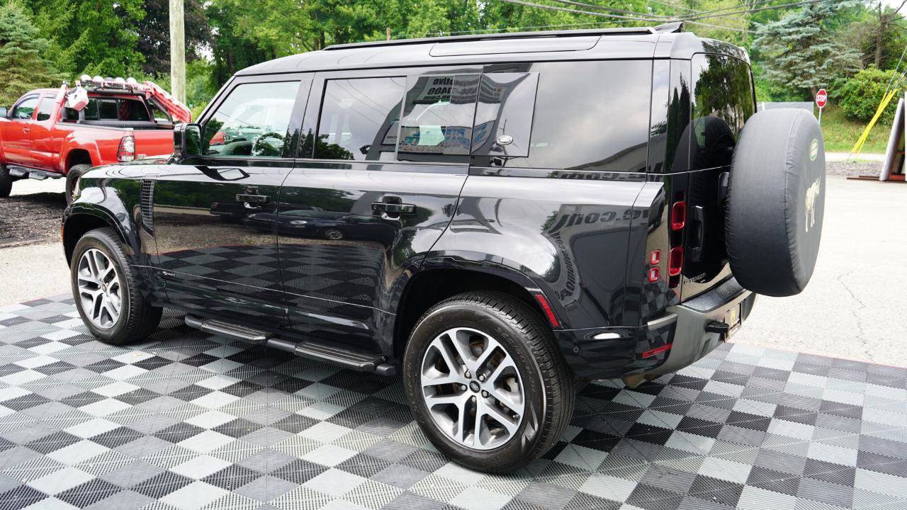 Used 2021 Land Rover Defender 110 X-Dynamic SE AWD/4WD image 18
