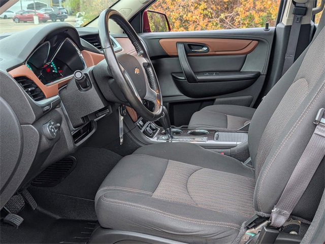Used 2015 Chevrolet Traverse LT w/ Style and Technology Package image 13