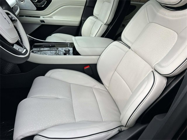 New 2026 Lincoln Aviator Black Label w/ Jet Appearance Package image 23