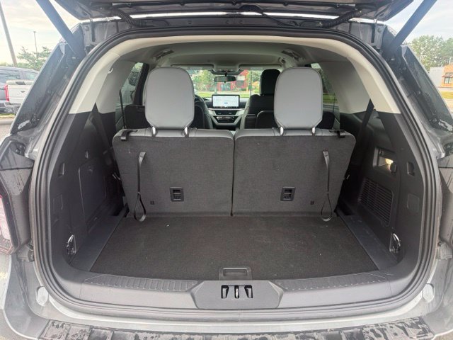 Used 2026 Ford Explorer Active w/ Active Comfort Package RWD image 11