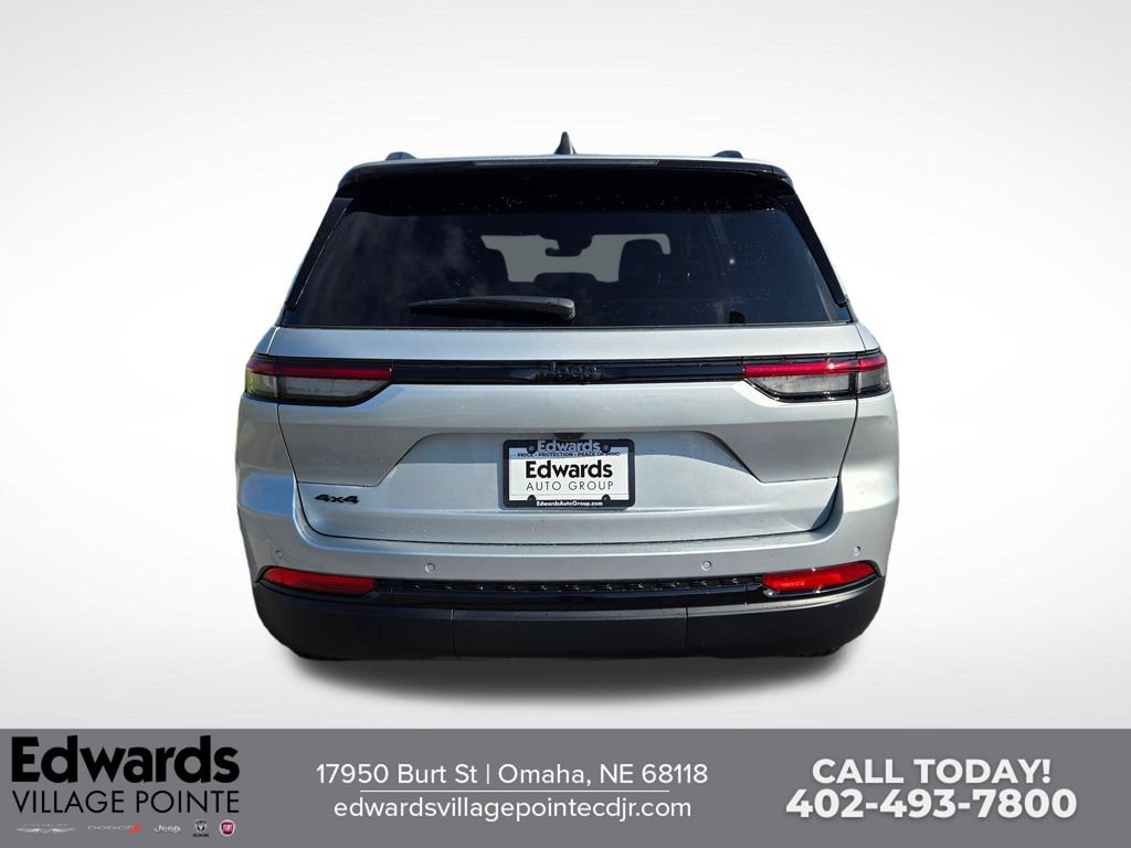 New 2025 Jeep Grand Cherokee Altitude AWD/4WD image 4