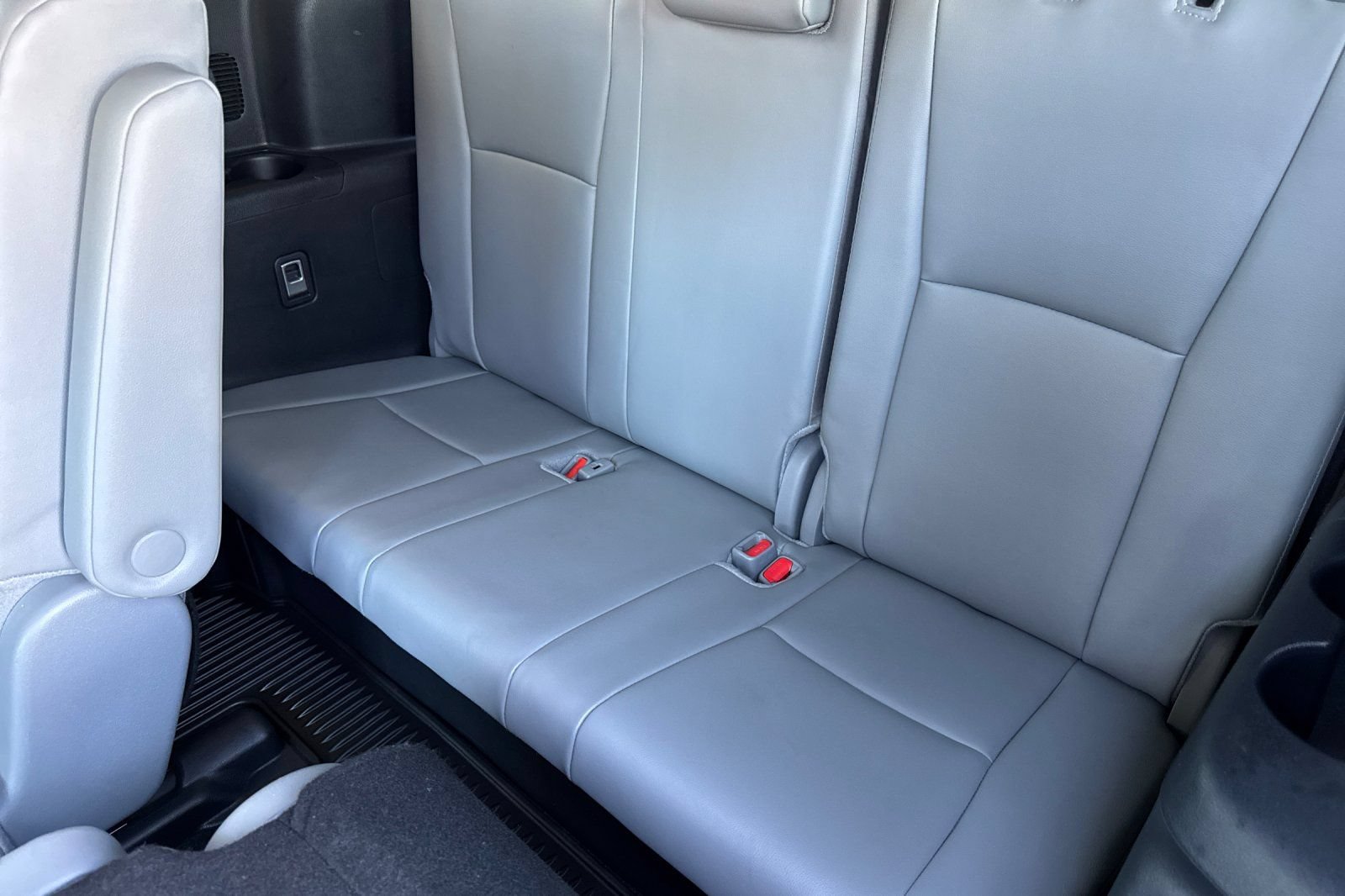 Used 2024 Toyota Highlander XLE AWD/4WD image 18