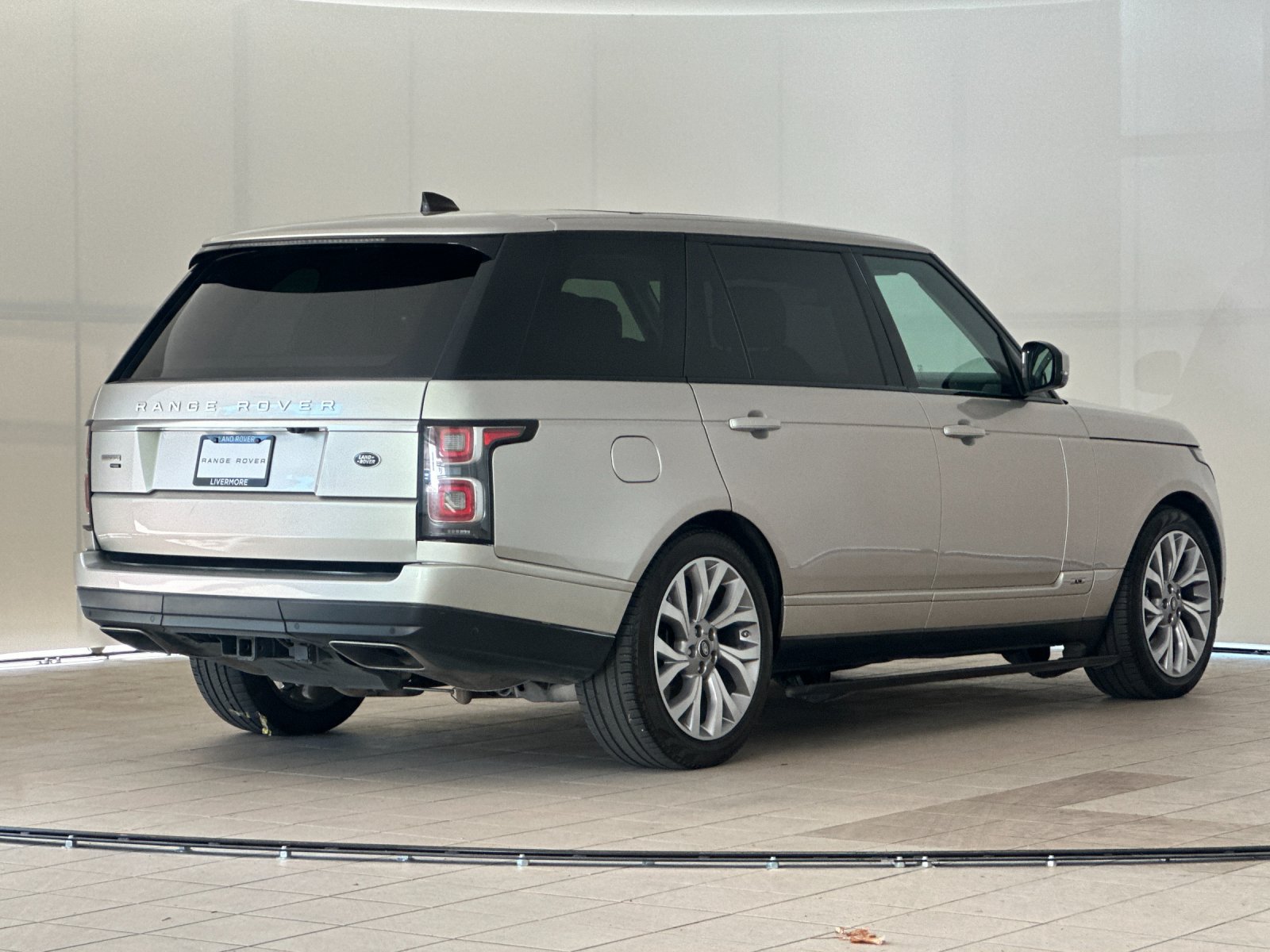 Used 2020 Land Rover Range Rover Long Wheelbase Autobiography AWD/4WD image 6