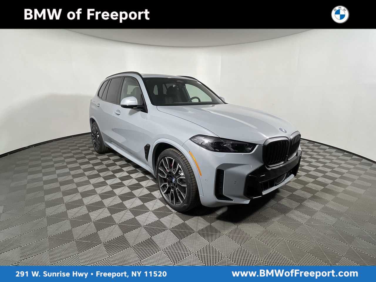 Used 2025 BMW X5 xDrive50e w/ M Sport Package AWD/4WD image 1