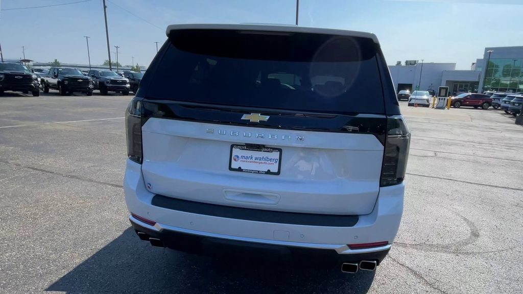 New 2026 Chevrolet Suburban High Country AWD/4WD image 9