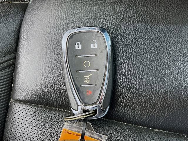 Used 2023 Chevrolet Traverse RS image 30