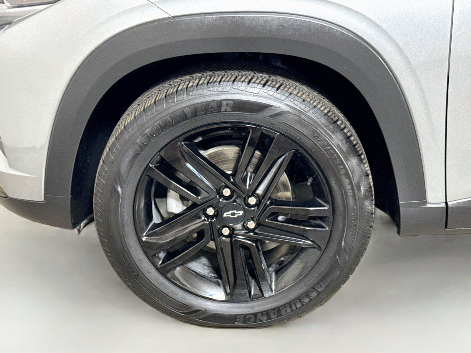 Used 2025 Chevrolet Trax ACTIV w/ Sunroof Package FWD image 29