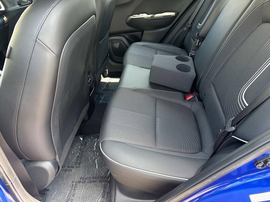 Used 2024 Hyundai Venue Limited FWD image 11